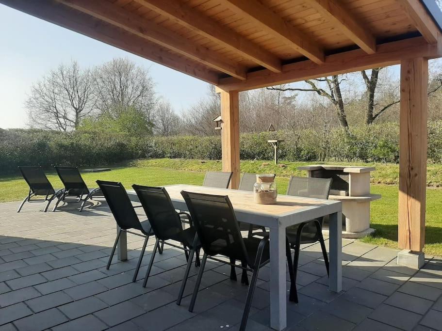 Vakantiehuis Eikzicht Gelegen Aan Het Bos Elsloo  المظهر الخارجي الصورة